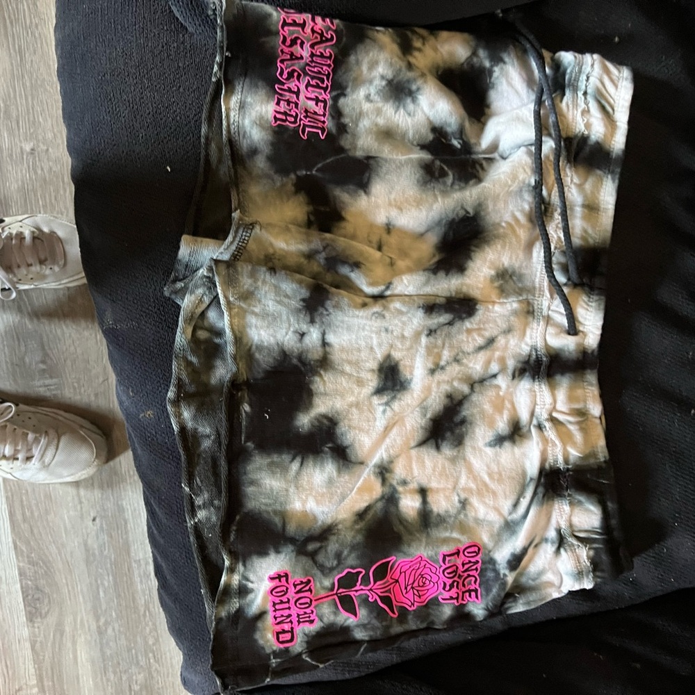 Brand new beautiful disaster shorts size xl